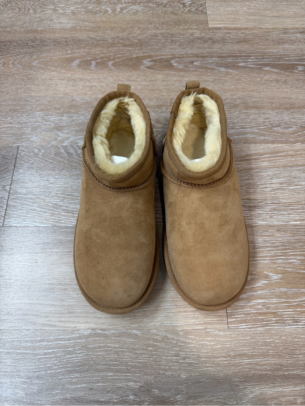 UGG Kids' ultra mini boots size 6 & women 7